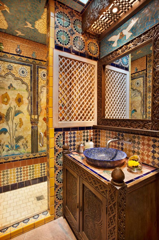 Deluxe King Room interior
